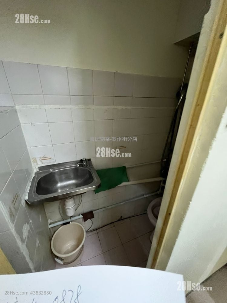 Wai Bun Building Sell 3 Bedrooms , 3 Bathrooms 378 ft²