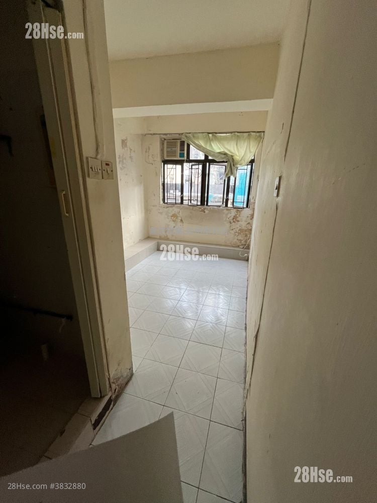 Wai Bun Building Sell 3 Bedrooms , 3 Bathrooms 378 ft²