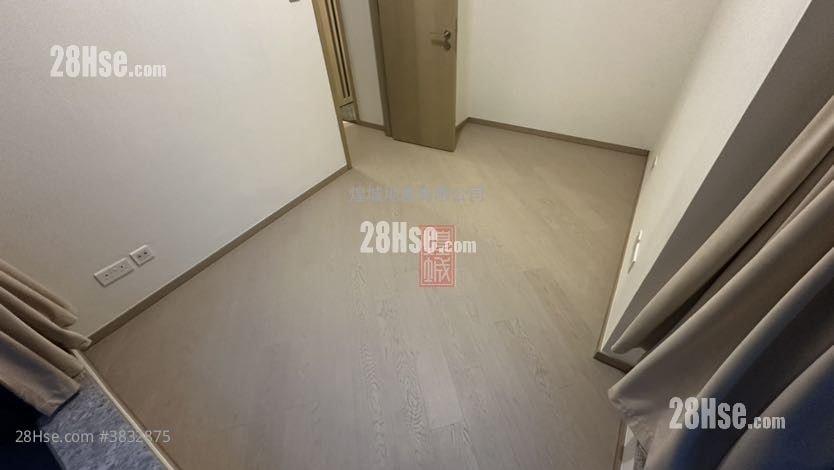 One Victoria Rental 2 Bedrooms , 1 Bathroom 460 ft²