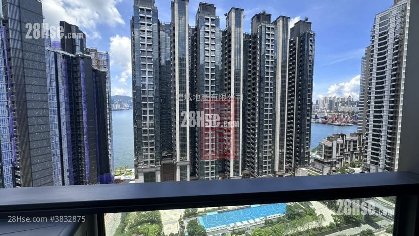 One Victoria Rental 2 Bedrooms , 1 Bathroom 460 ft²