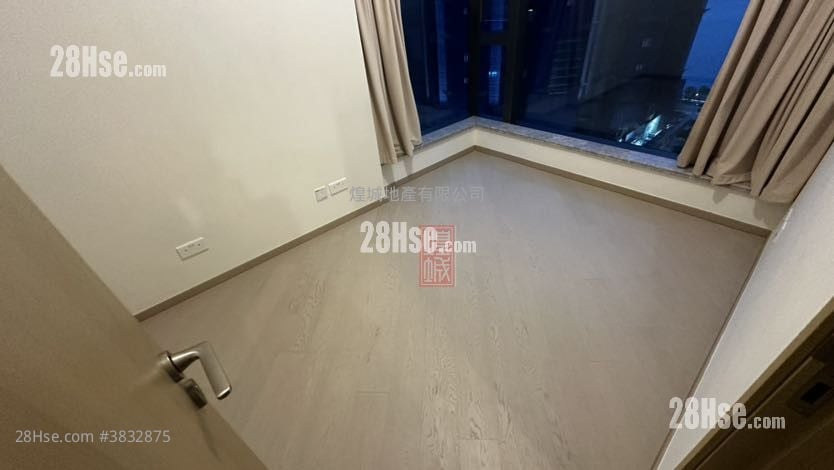 One Victoria Rental 2 Bedrooms , 1 Bathroom 460 ft²