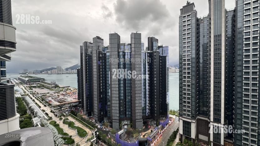 One Victoria Rental 2 Bedrooms , 1 Bathroom 460 ft²