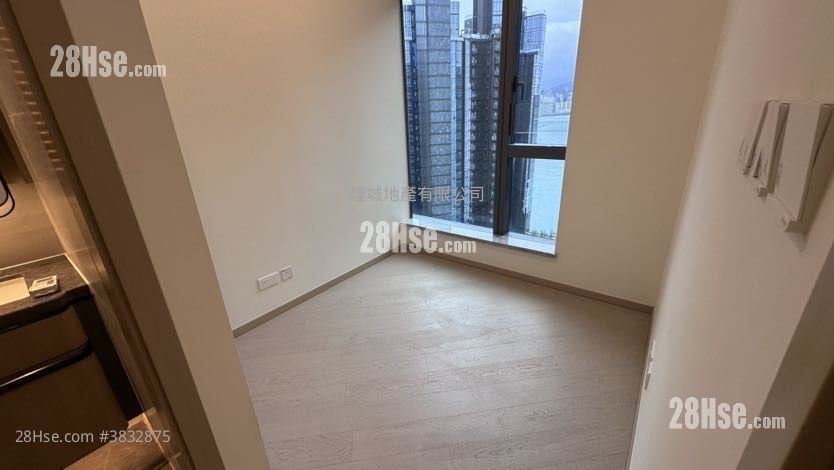 One Victoria Rental 2 Bedrooms , 1 Bathroom 460 ft²