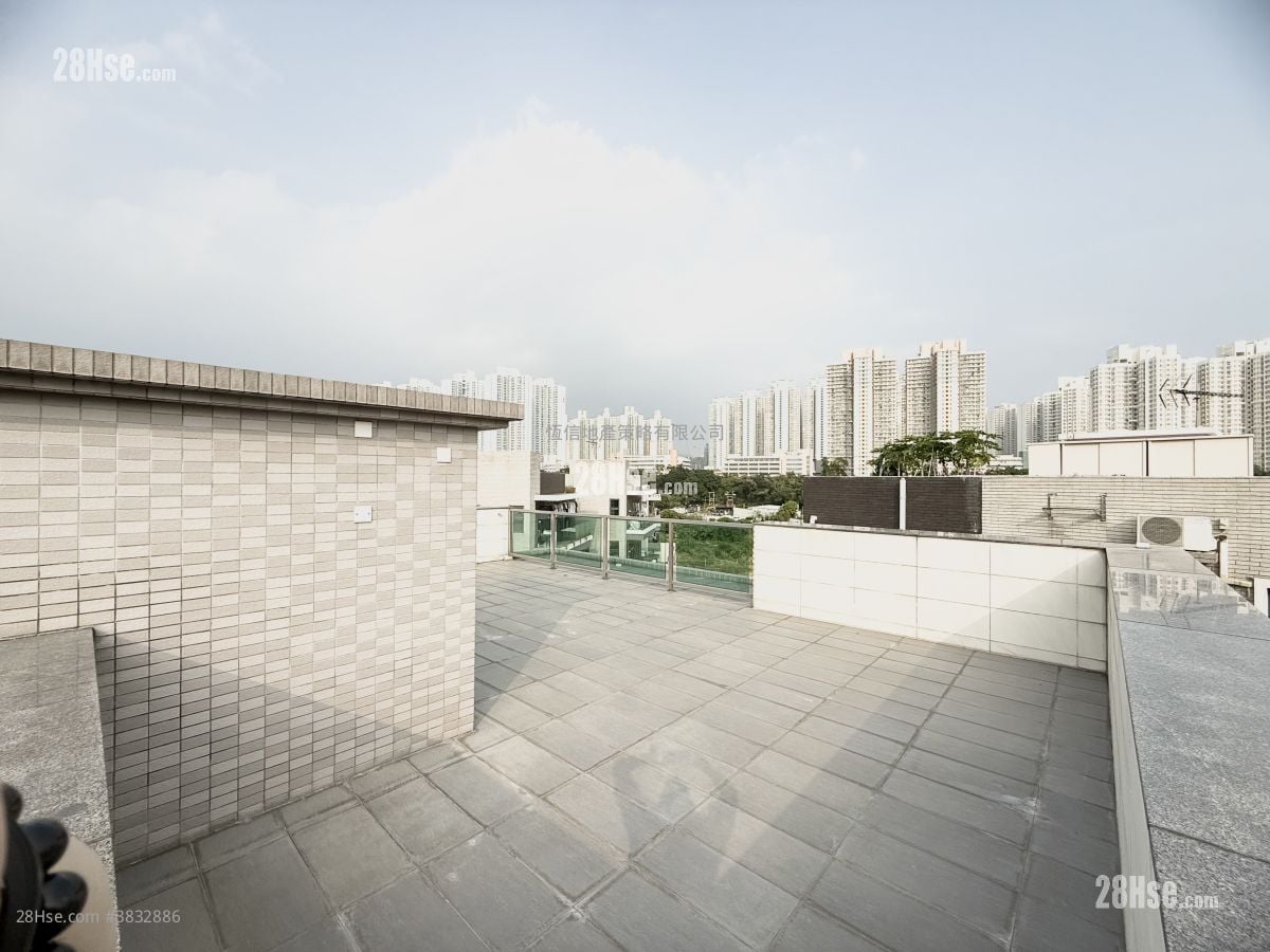 Village Sell 5+ Bedrooms , 3 Bathrooms 2,100 ft²
