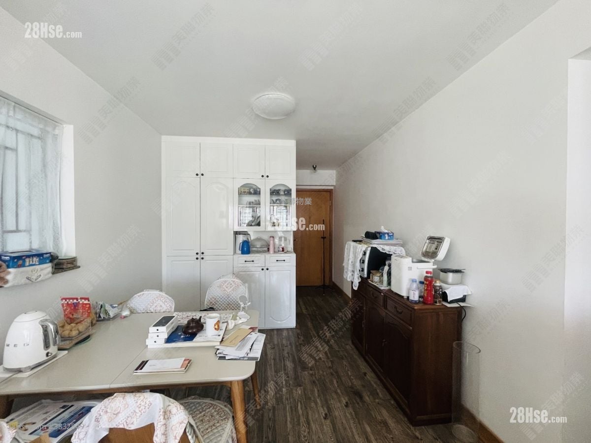 Park Central Sell 3 Bedrooms 668 ft²