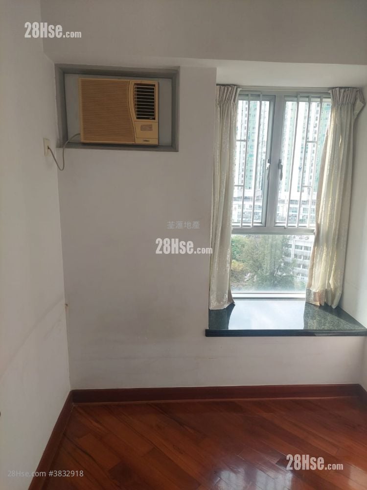 Summit Terrace Sell 2 Bedrooms , 1 Bathroom 424 ft²