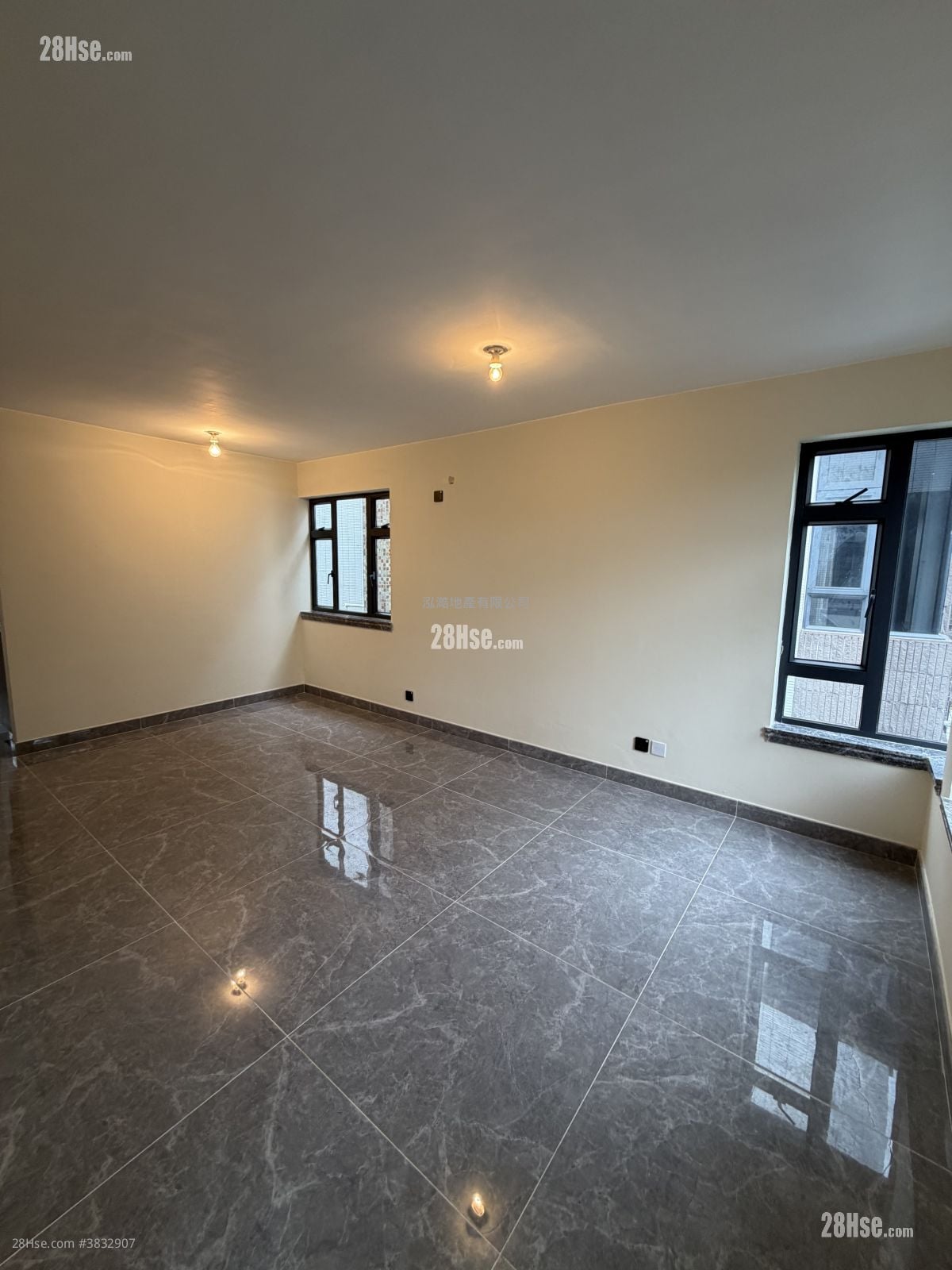 Village Sell 3 Bedrooms , 2 Bathrooms 700 ft²