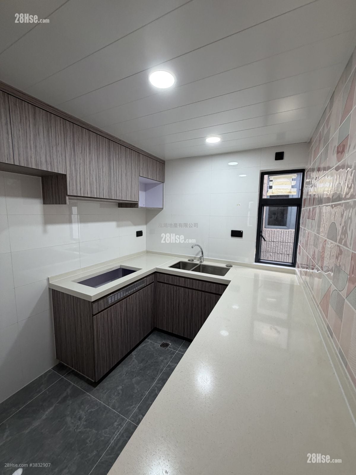 Village Sell 3 Bedrooms , 2 Bathrooms 700 ft²