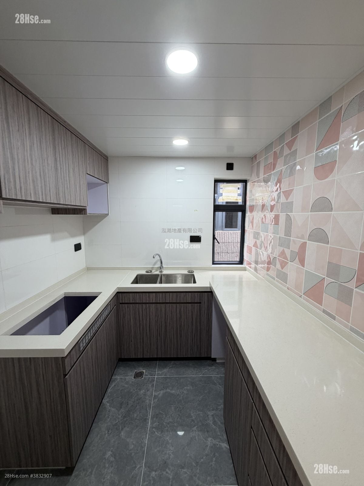 Village Sell 3 Bedrooms , 2 Bathrooms 700 ft²