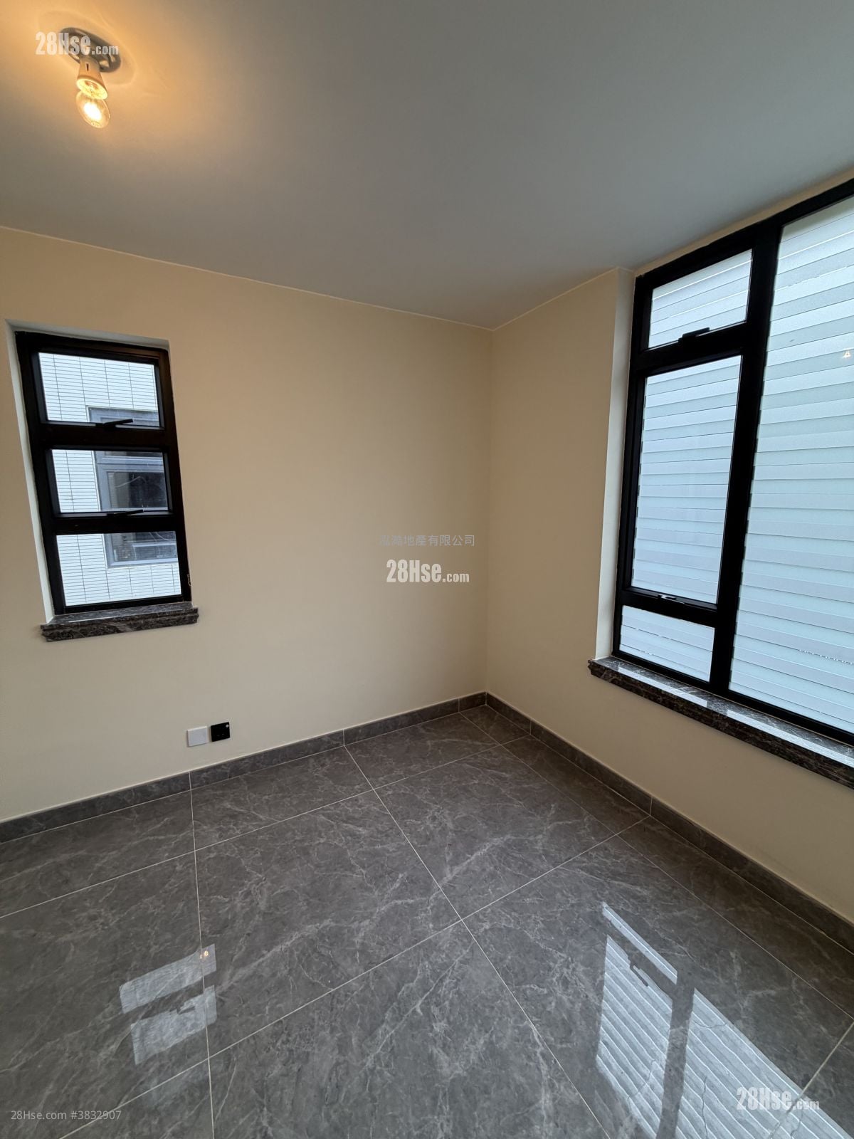 Village Sell 3 Bedrooms , 2 Bathrooms 700 ft²