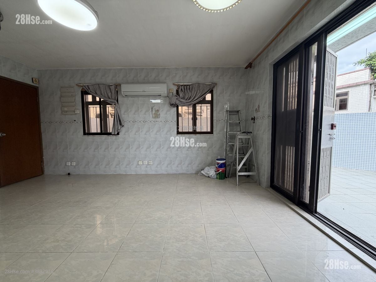 Village Sell 3 Bedrooms , 1 Bathroom 700 ft²