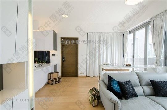 The Reach Sell 3 Bedrooms 825 ft²
