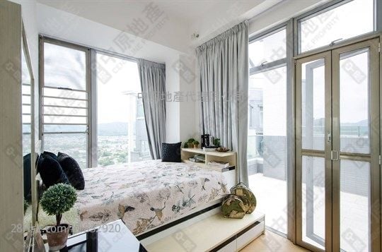 The Reach Sell 3 Bedrooms 825 ft²