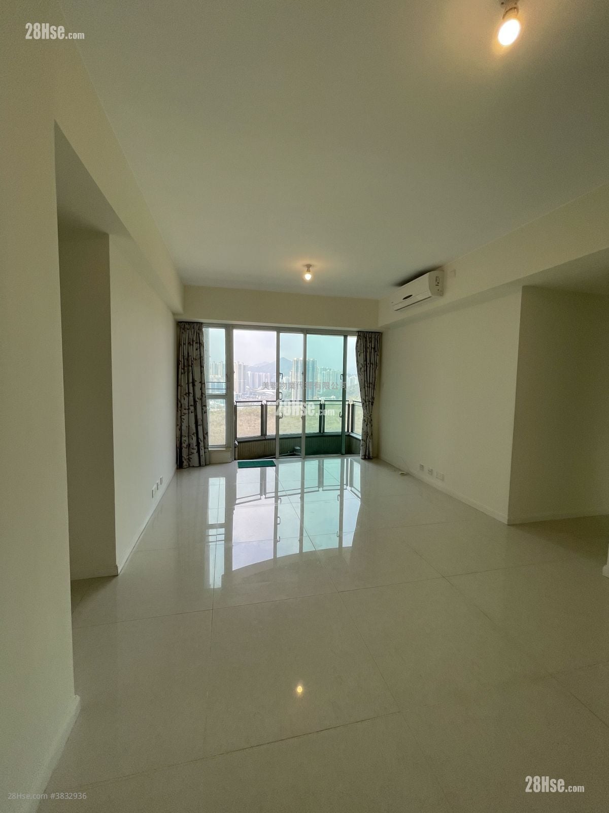 Hemera Rental 4 Bedrooms , 3 Bathrooms 943 ft²
