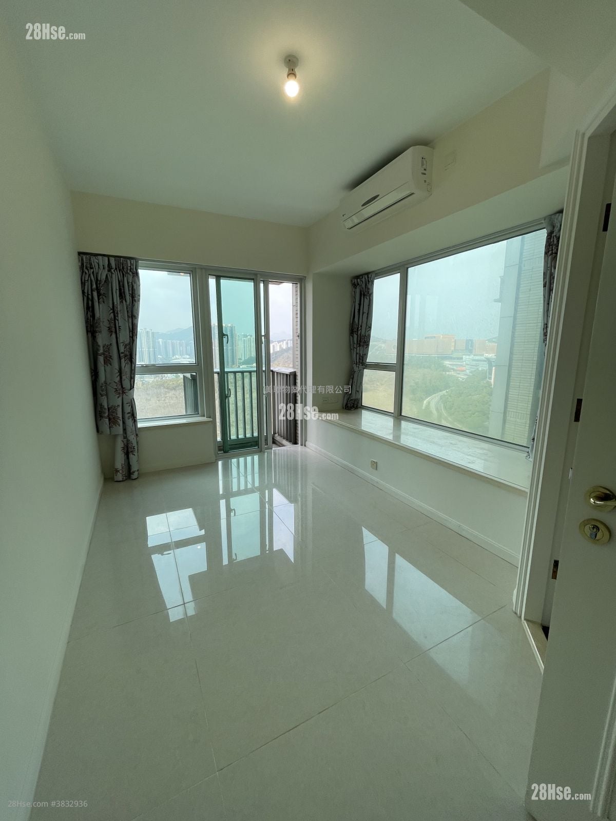 Hemera Rental 4 Bedrooms , 3 Bathrooms 943 ft²