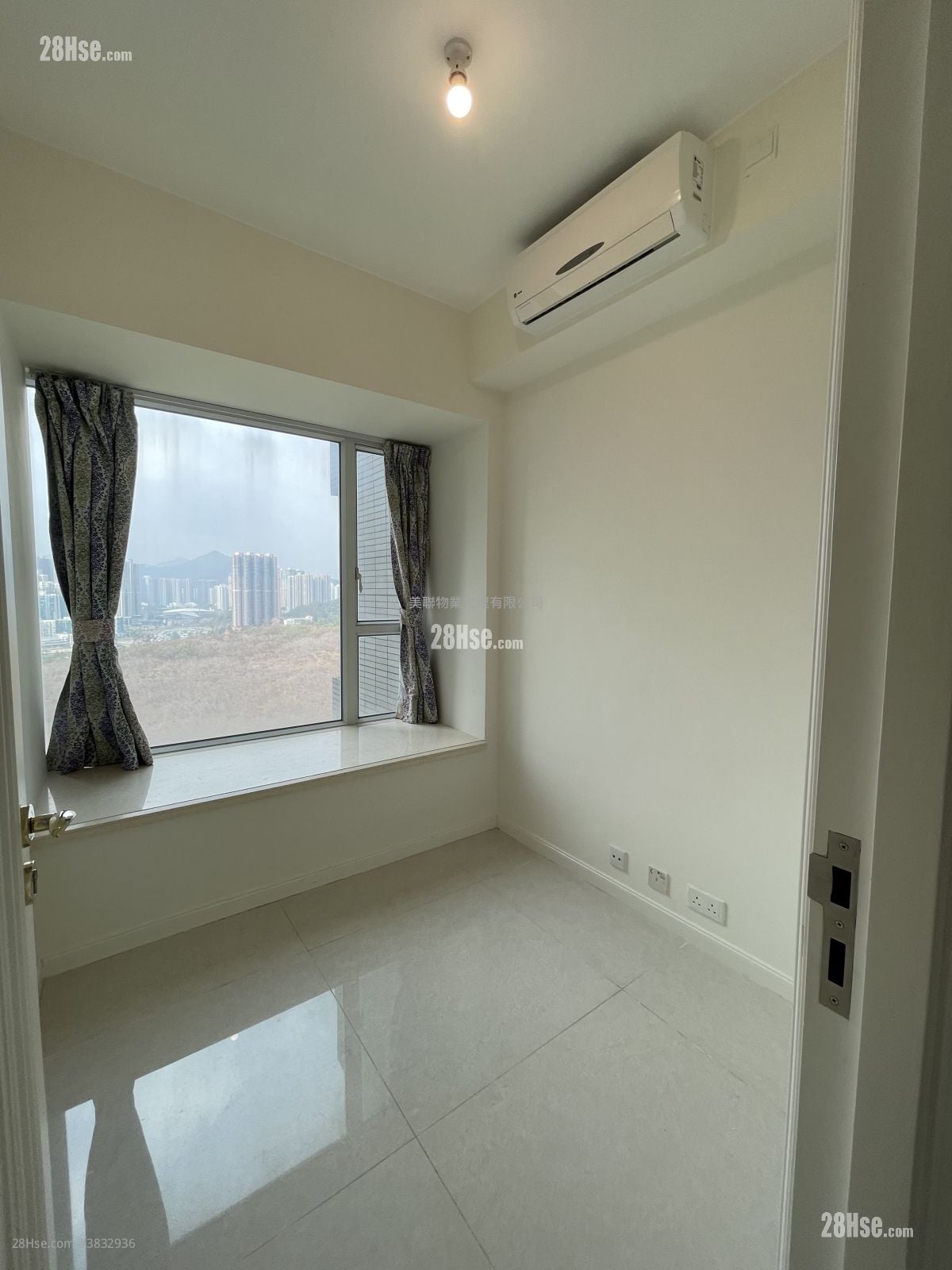 Hemera Rental 4 Bedrooms , 3 Bathrooms 943 ft²