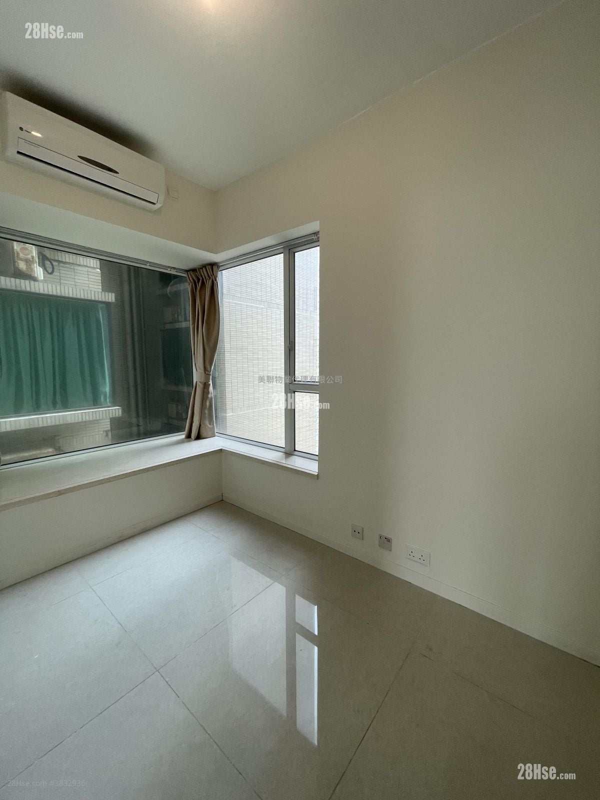 Hemera Rental 4 Bedrooms , 3 Bathrooms 943 ft²
