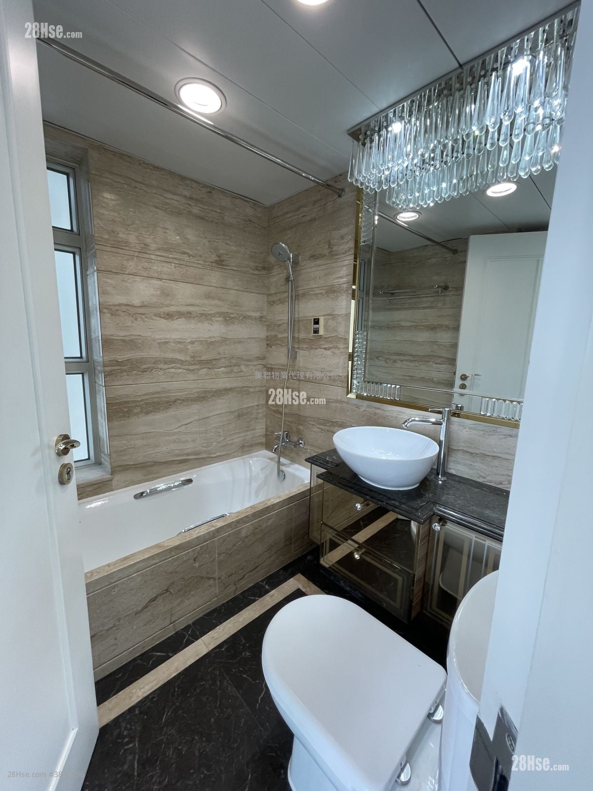 Hemera Rental 4 Bedrooms , 3 Bathrooms 943 ft²