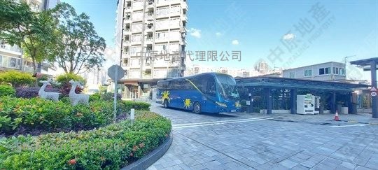 The Reach Sell 3 Bedrooms 825 ft²