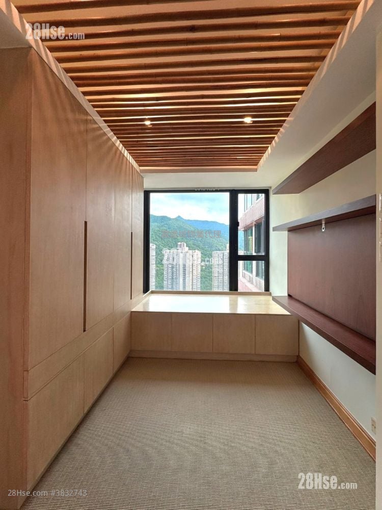 Castello Sell 2 Bedrooms , 1 Bathroom 580 ft²