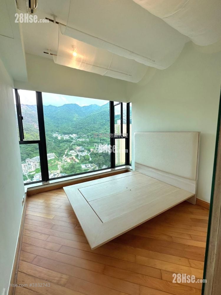 Castello Sell 2 Bedrooms , 1 Bathroom 580 ft²