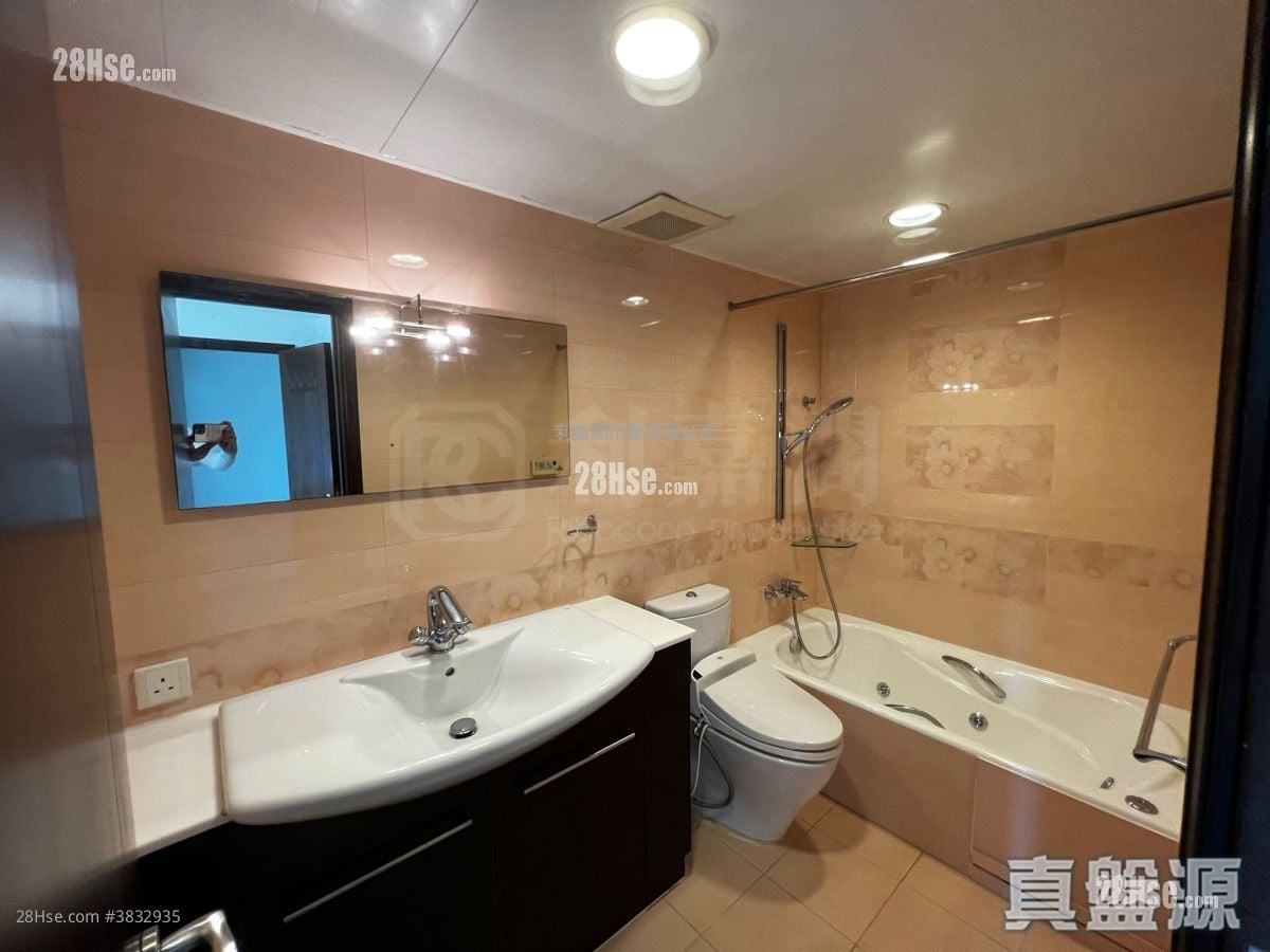 Forest Hill Sell 3 Bedrooms , 2 Bathrooms 1,551 ft²
