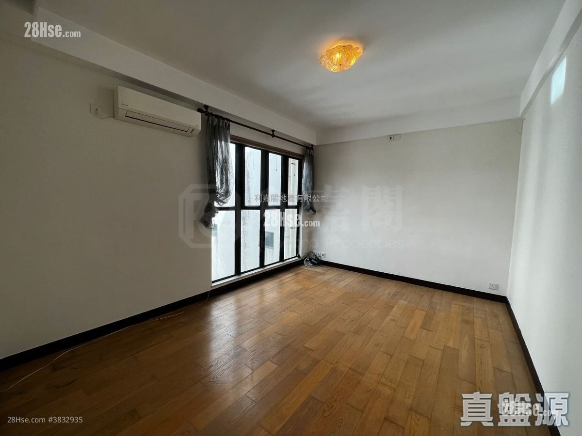 Forest Hill Sell 3 Bedrooms , 2 Bathrooms 1,551 ft²