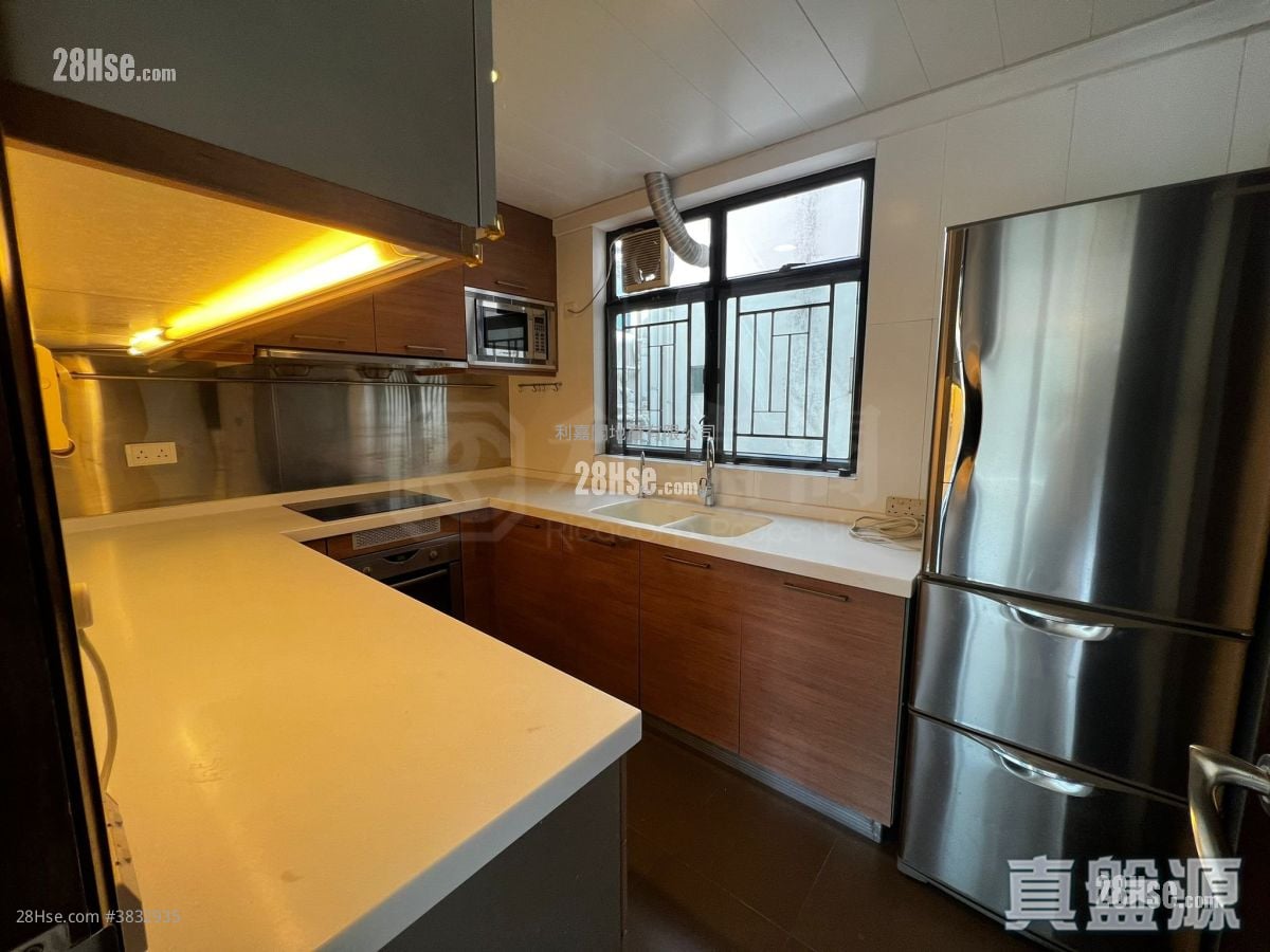 Forest Hill Sell 3 Bedrooms , 2 Bathrooms 1,551 ft²