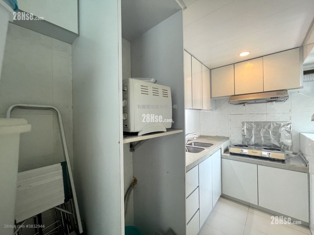 Tseung Kwan O Plaza Sell 3 Bedrooms 538 ft²