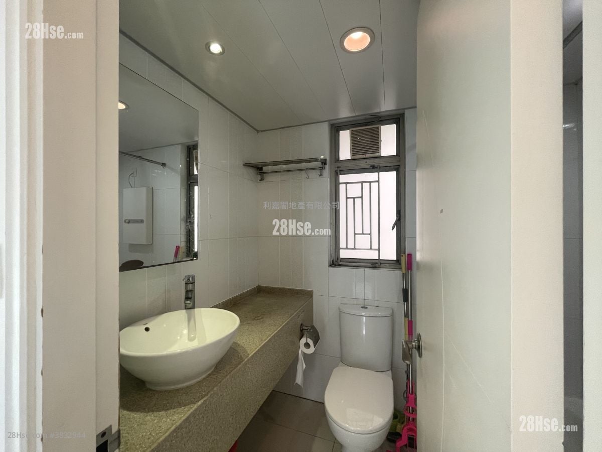 Tseung Kwan O Plaza Sell 3 Bedrooms 538 ft²