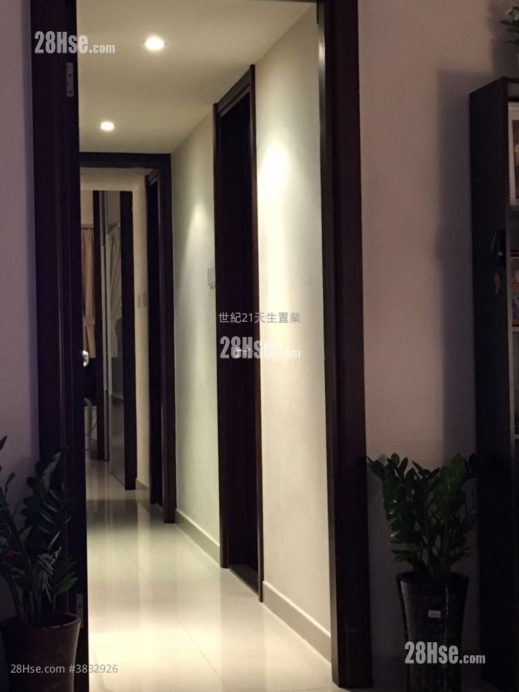 Verdant Villa Sell 3 Bedrooms , 2 Bathrooms 825 ft²