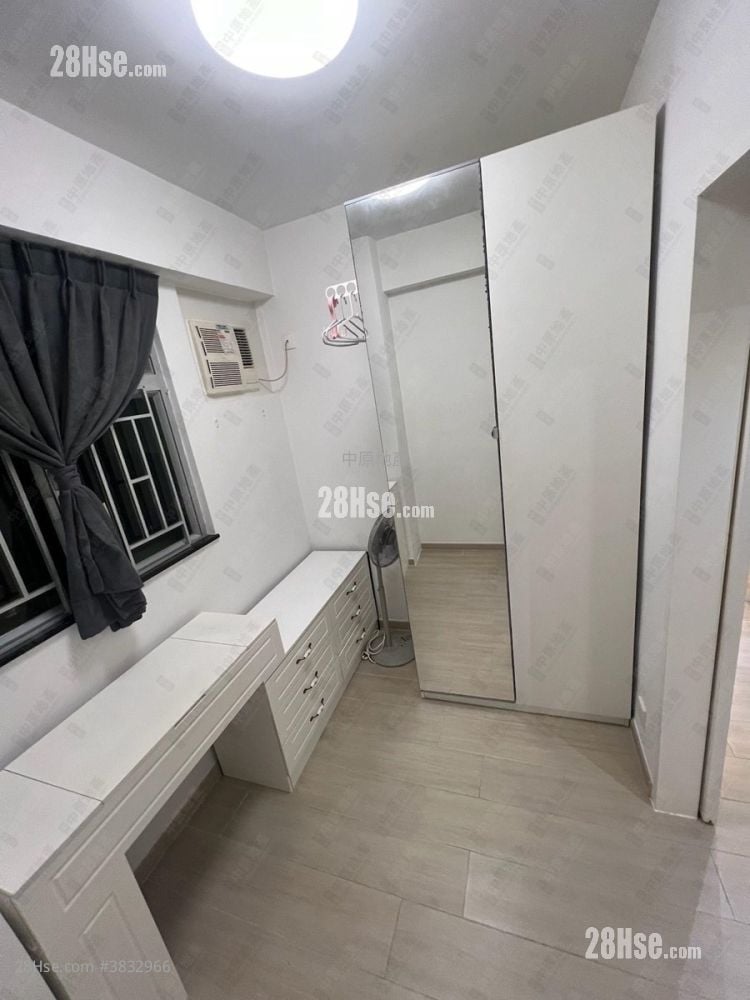 Hong Lok Square Sell 2 Bedrooms 374 ft²