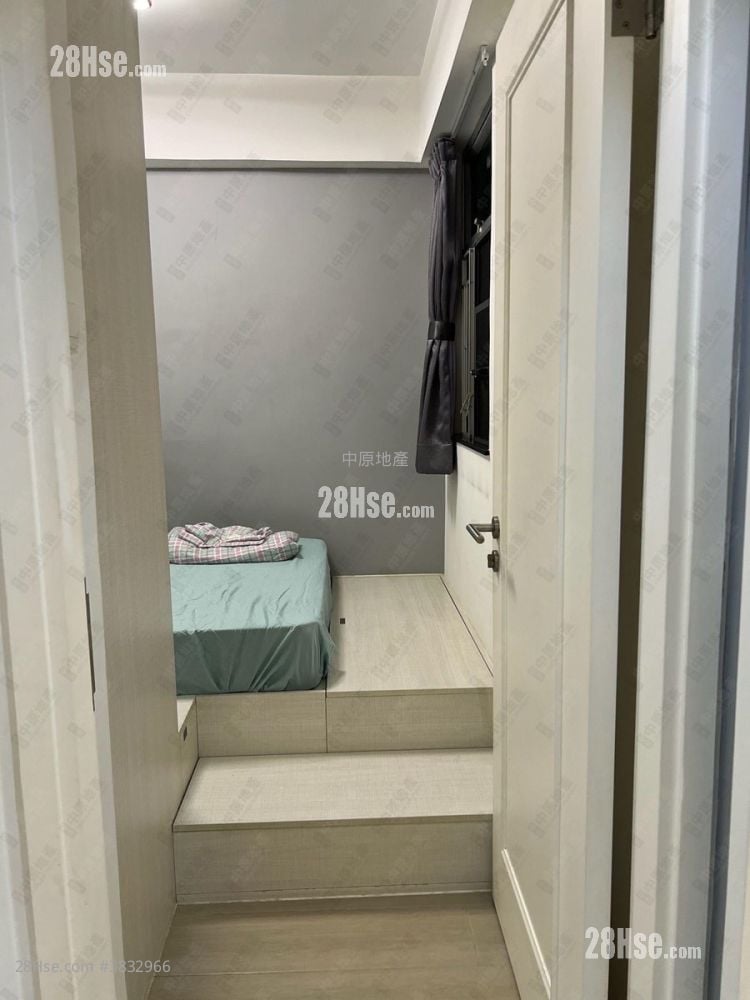 Hong Lok Square Sell 2 Bedrooms 374 ft²