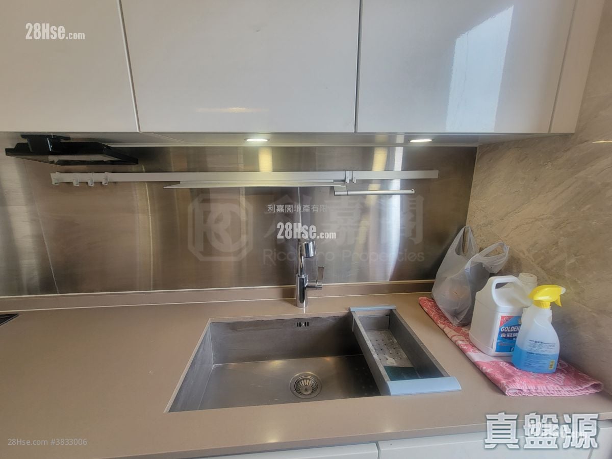 Grand Austin Sell 2 Bedrooms , 2 Bathrooms 874 ft²