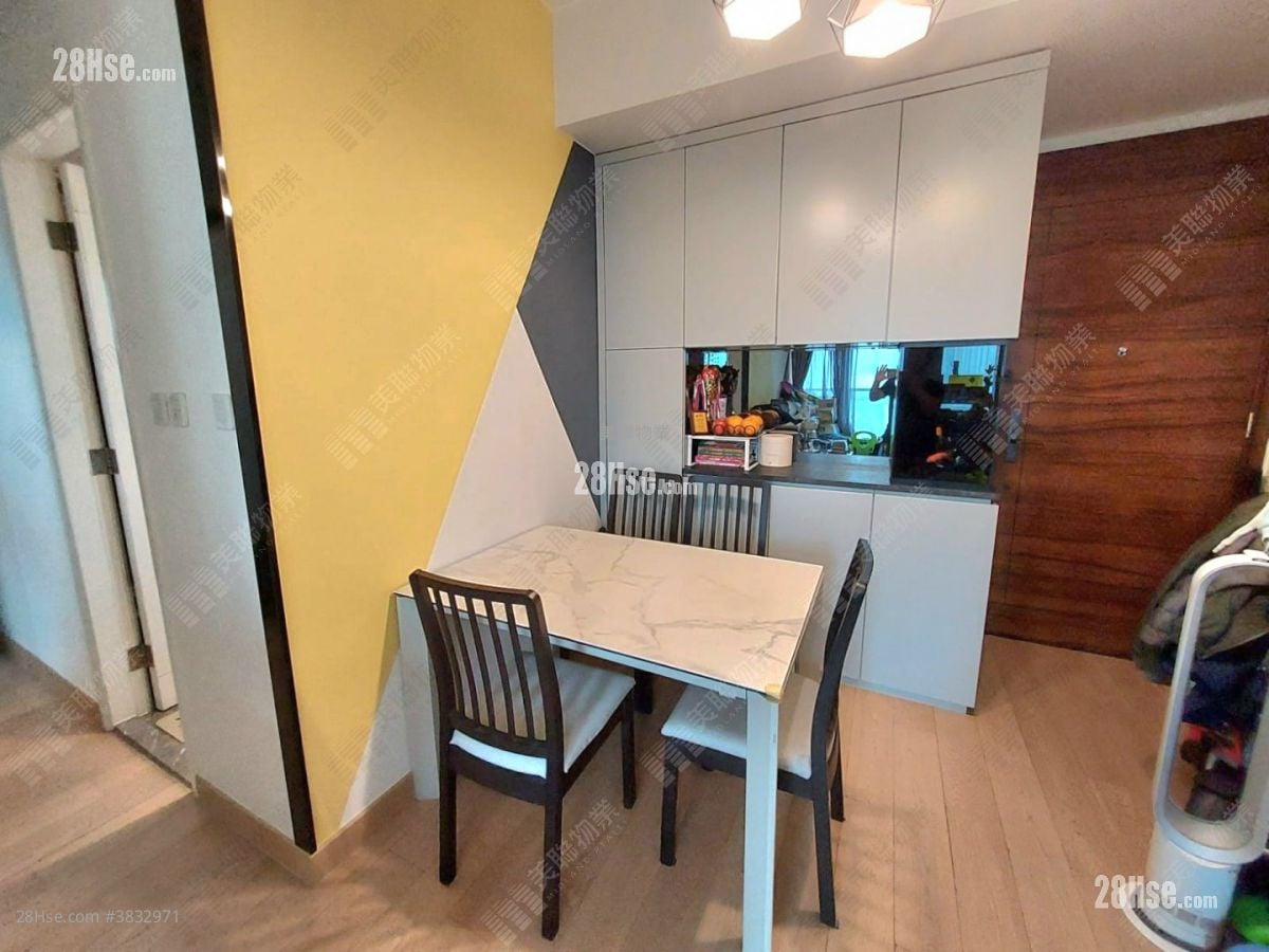 Savannah Sell 3 Bedrooms , 2 Bathrooms 672 ft²