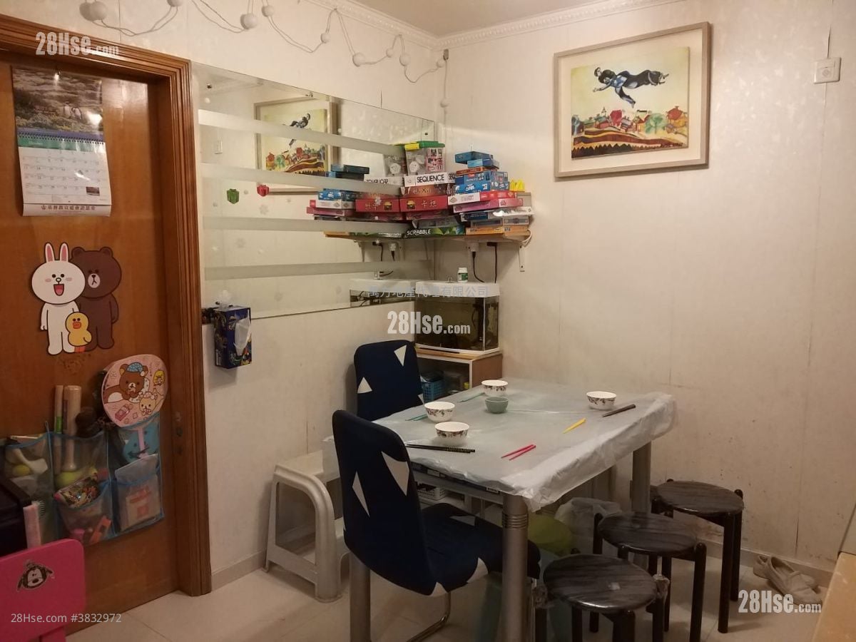 Hong Lam Court Sell 2 Bedrooms , 1 Bathroom 401 ft²