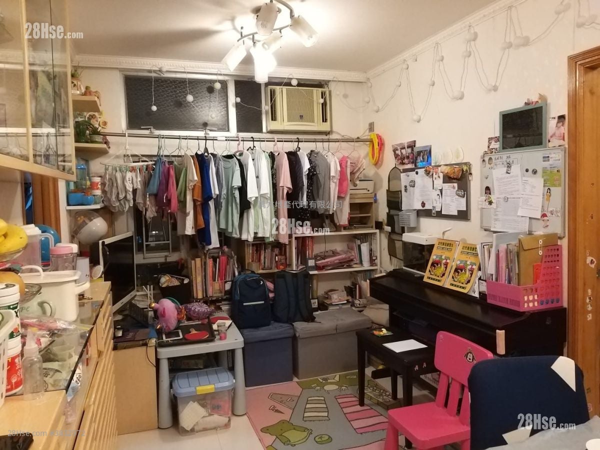 Hong Lam Court Sell 2 Bedrooms , 1 Bathroom 401 ft²