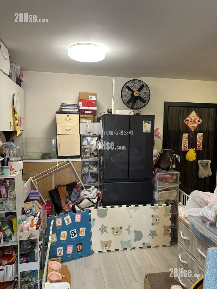 Hong Lam Court Sell 2 Bedrooms , 1 Bathroom 401 ft²