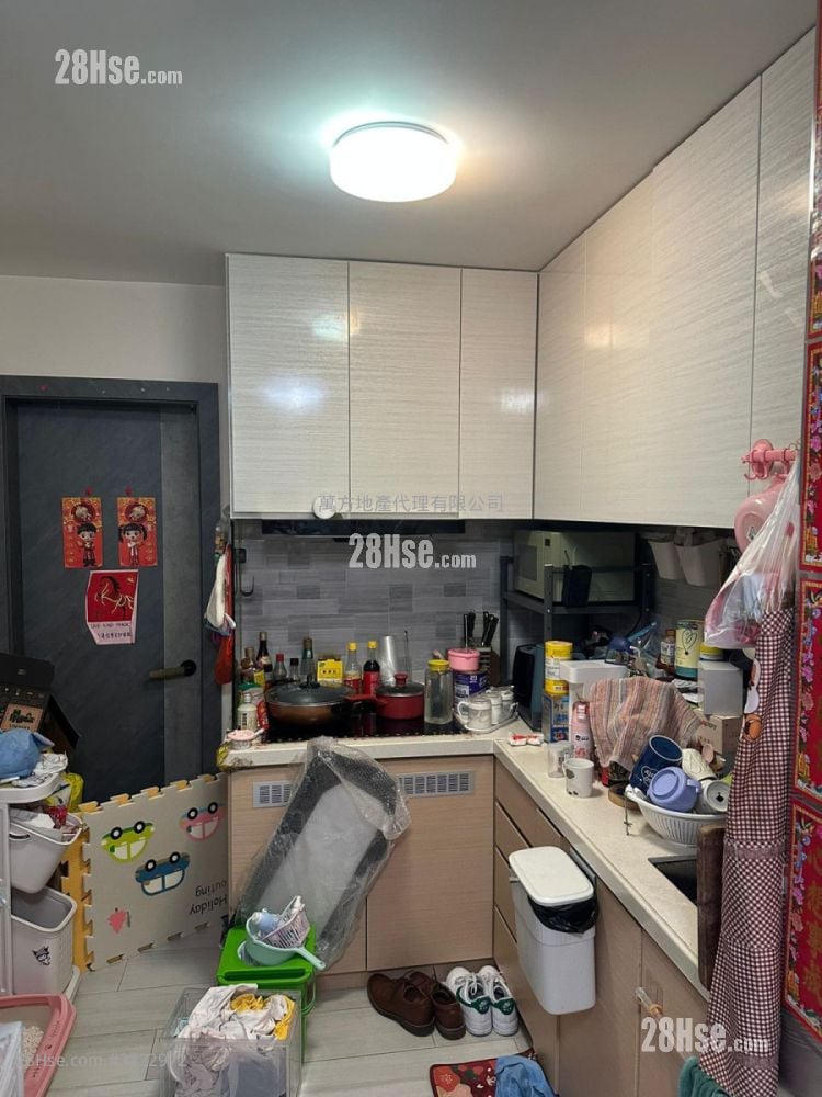 Hong Lam Court Sell 2 Bedrooms , 1 Bathroom 401 ft²