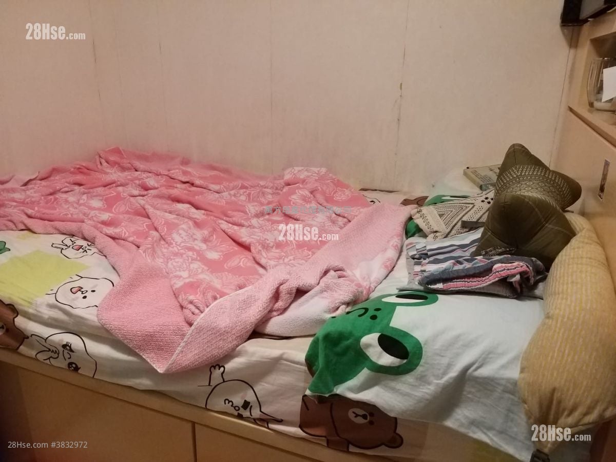 Hong Lam Court Sell 2 Bedrooms , 1 Bathroom 401 ft²