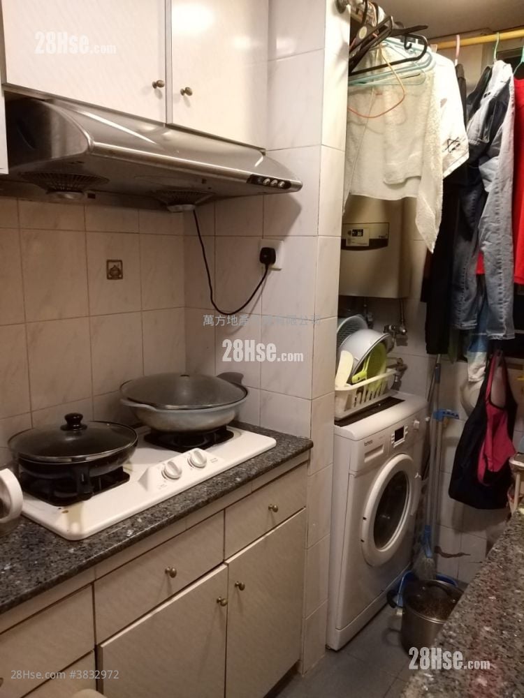Hong Lam Court Sell 2 Bedrooms , 1 Bathroom 401 ft²