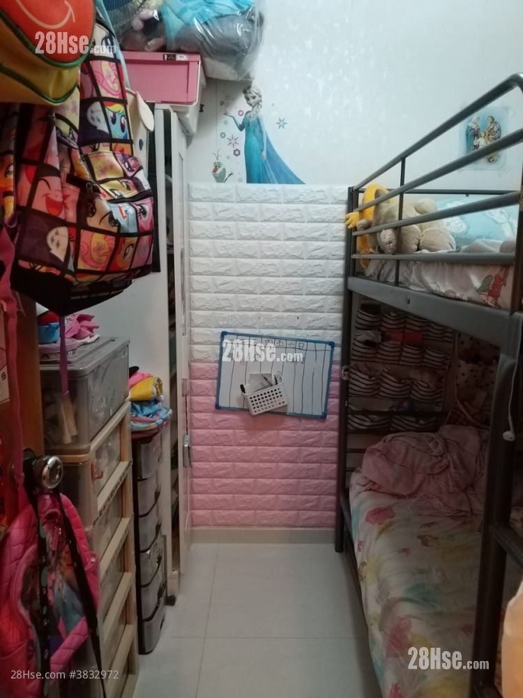 Hong Lam Court Sell 2 Bedrooms , 1 Bathroom 401 ft²