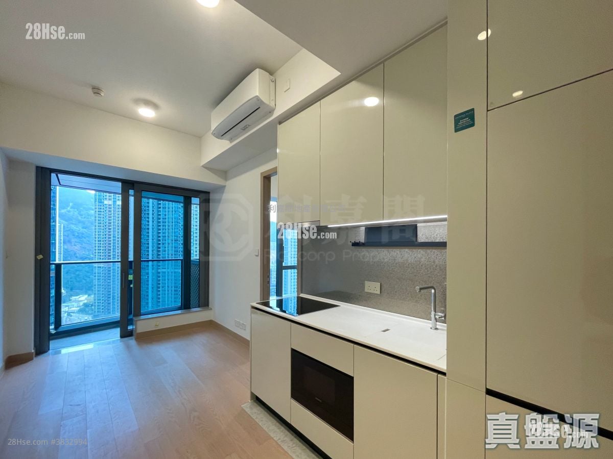 Seasons Place Rental 1 Bedroom , 1 Bathroom 323 ft²