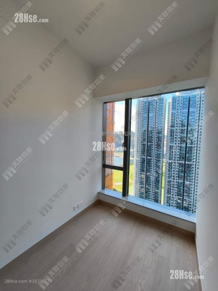 Grand Seasons Rental 443 ft²