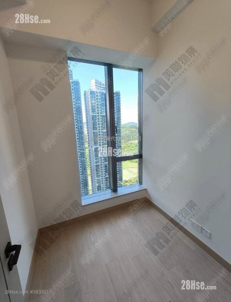 Grand Seasons Rental 443 ft²