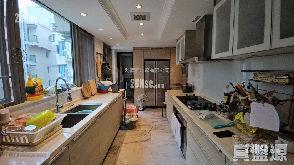 Mayfair By The Sea Sell 4 Bedrooms , 3 Bathrooms 1,770 ft²
