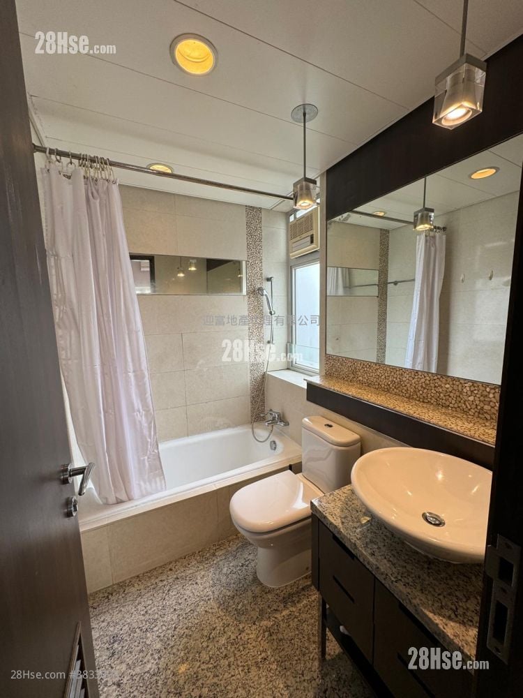 The Metropolis Residence Rental 1 Bedroom , 1 Bathroom 490 ft²