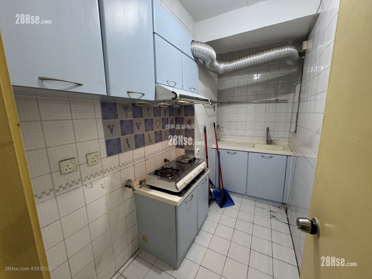 Sunshine Plaza Sell 3 Bedrooms , 2 Bathrooms 433 ft²