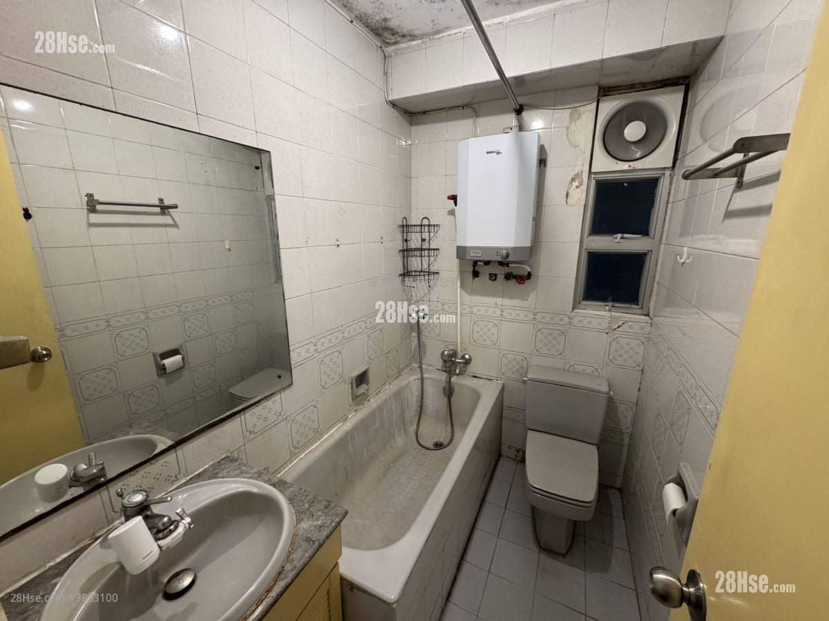 Sunshine Plaza Sell 3 Bedrooms , 2 Bathrooms 433 ft²