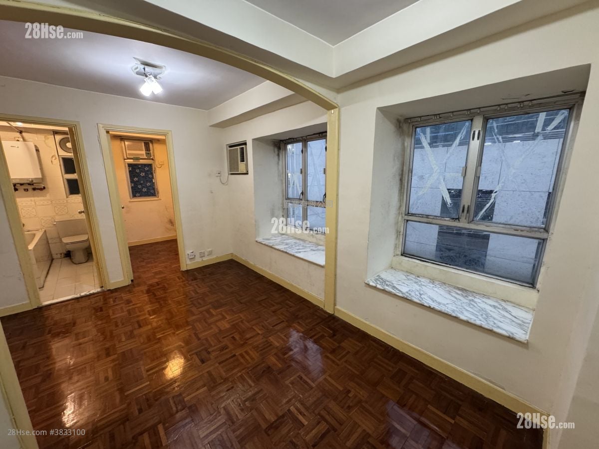 Sunshine Plaza Sell 3 Bedrooms , 2 Bathrooms 433 ft²